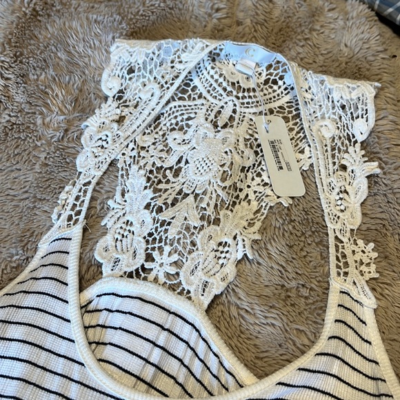 Women’s crochet tank - Picture 2 of 3